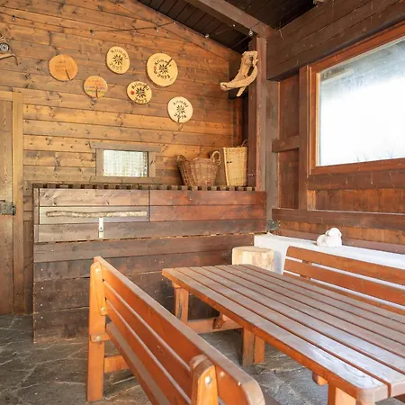 Haus Hahnenbalz 1 別荘 クリムル